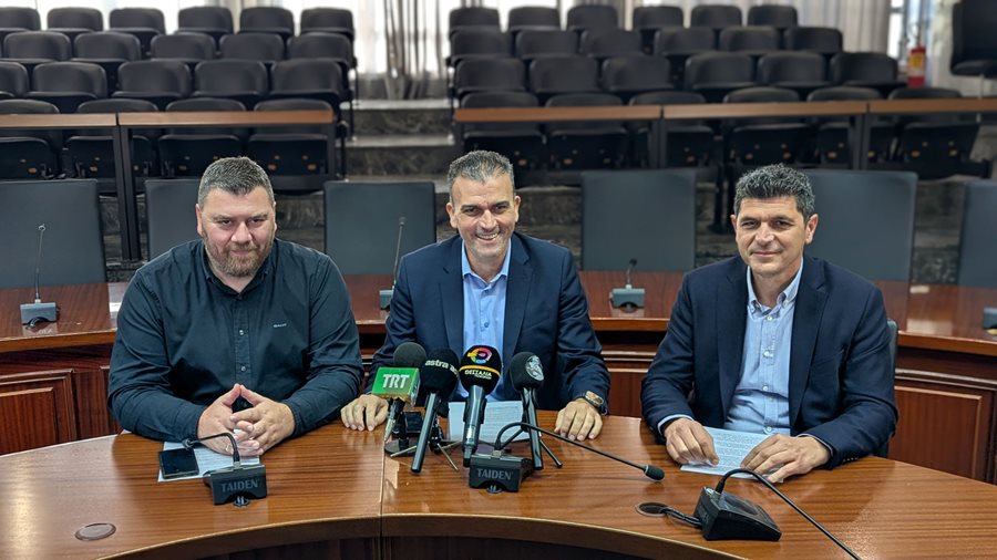 Στιγμιότυπο από την συνέντευξη τύπου για την ηλεκτρονική διαβούλευση για το ΣΒΑΚ της Λάρισας 