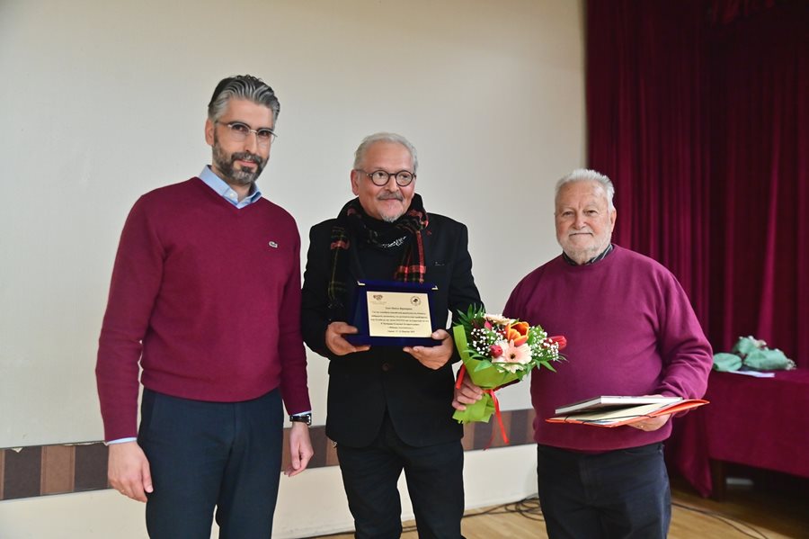 250320 8o panorama kinimatografou