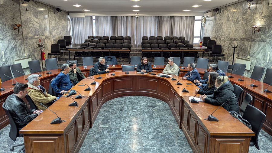 250408 synantisi kathariotita