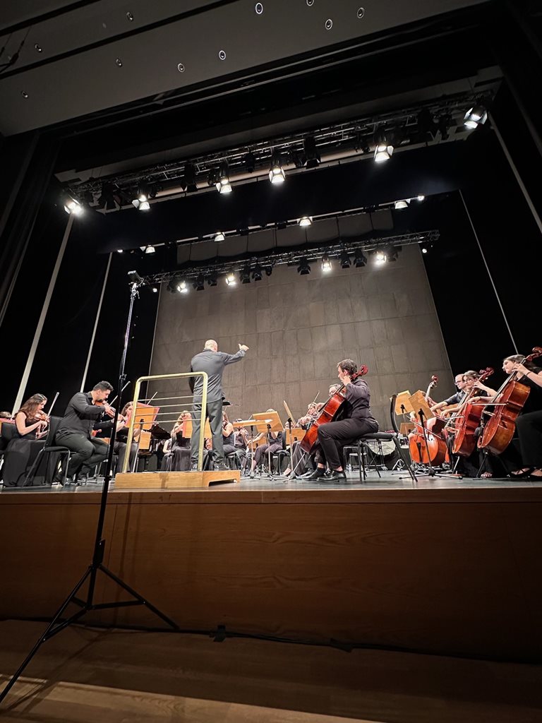 Στιγμιότυπο από τη βράβευση σπουδαστών του ΔΩΛ