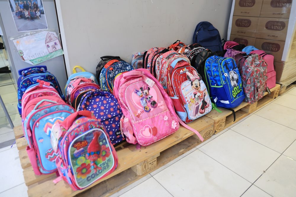 Σχολικά είδη για διανομή από το Κοινωνικό Παντοπωλείο