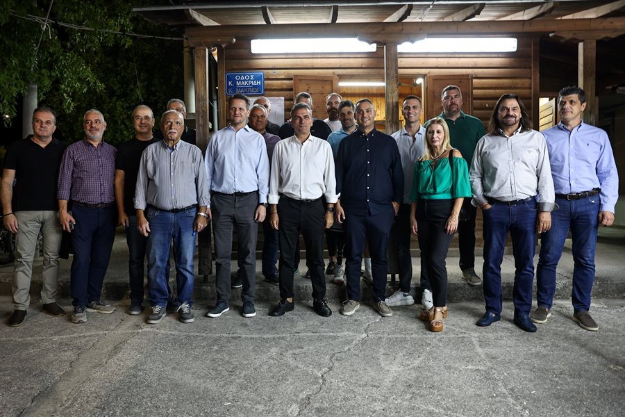 Στιγμιότυπο από την πρώτη ημέρα έναρξης για το Παζάρι Λάρισας 2025