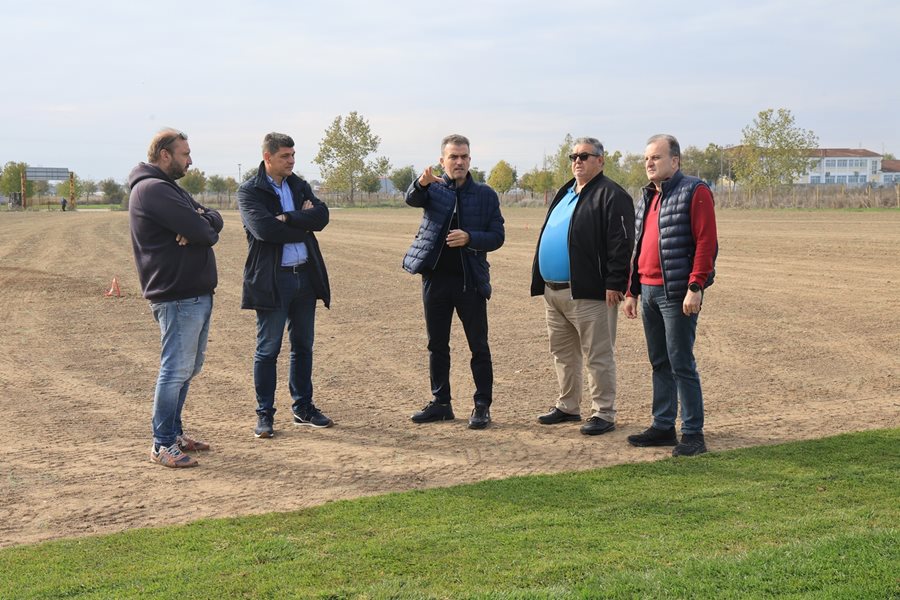 Στιγμιότυπο από τα έργα ανακατασκευής γηπέδου στη Φαλάνη