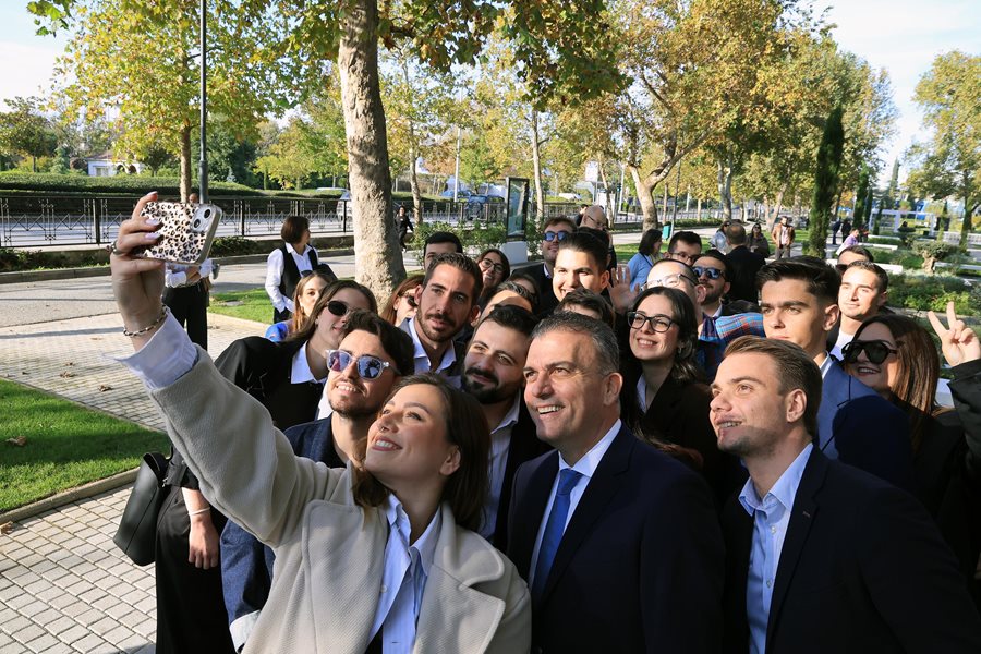 Στιγμιότυπο από τα εγκαίνια του Ιπποκράτειου Βοτανικού Κήπου 