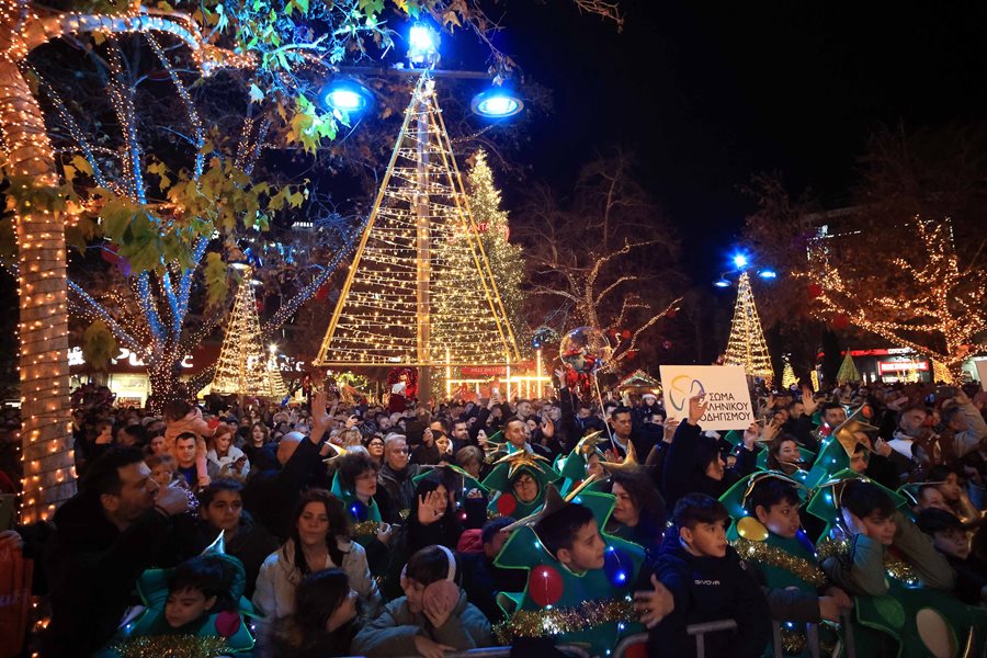 Στιγμιότυπο από την εορταστική παρέλαση Christmas parade 2024