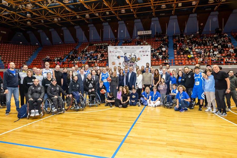 Στιγμιότυπο από τον Φιλανθρωπικό Αγώνα Μπάσκετ με Αμαξίδιο