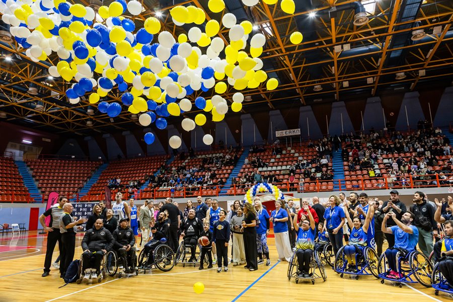 Στιγμιότυπο από τον Φιλανθρωπικό Αγώνα Μπάσκετ με Αμαξίδιο