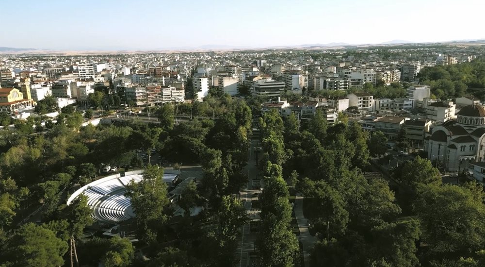Γενική εικόνα της Λάρισας από ψηλά. Στο ύψος του Κηποθεάτρου Αλκαζάρ.