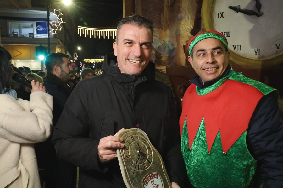 251231 xmas parade 2025 mamakos 1