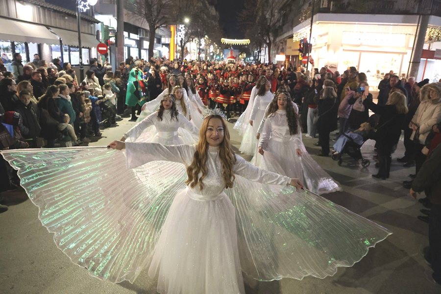 251231 xmas parade 2025 stigmes 1