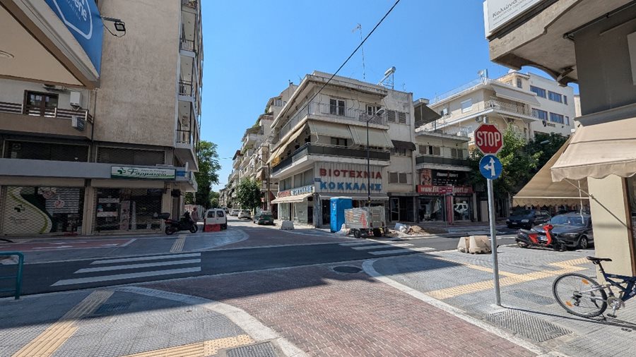 Η οδός Παλαιστίνης στην διαστάυρωση με την Ανθίμου Γαζή