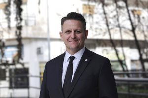 Αντιδήμαρχος Δήμου Λαρισαίων σε επίσημη φωτογραφία.