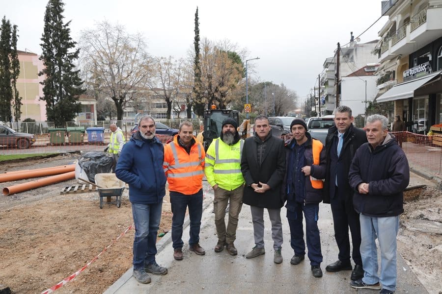 Παρεμβάσεις κυκλοφορίας στη Νεάπολη για ασφαλή οδήγηση και πεζούς.