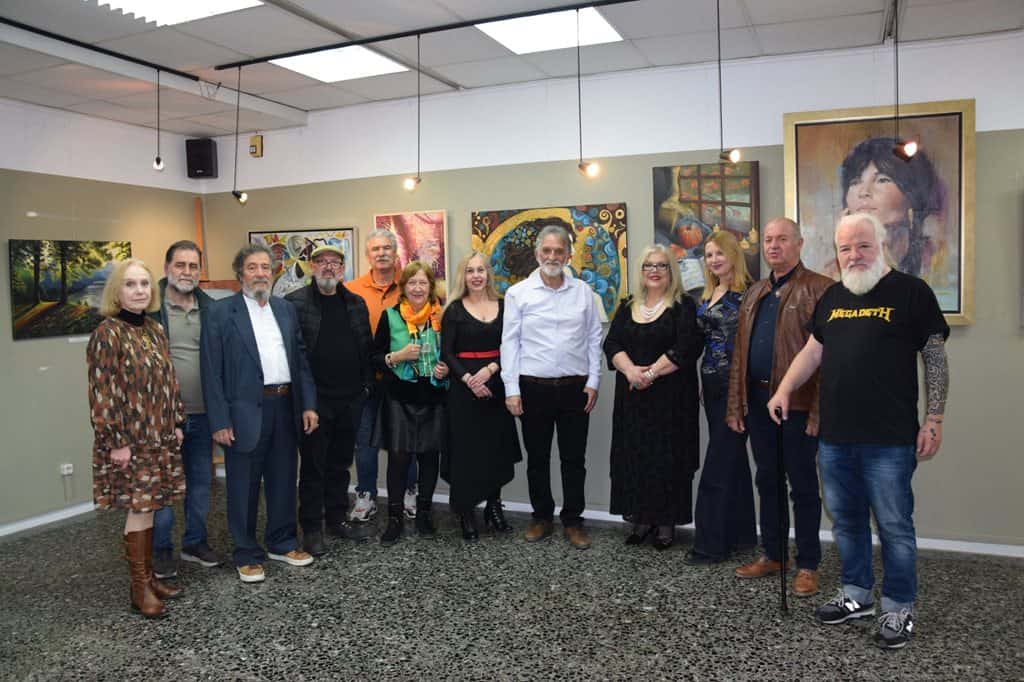 Αντιδήμαρχοι και καλλιτέχνες στην έκθεση “Ελεύθερη έκφραση” στο Δήμο Λαρισαίων.