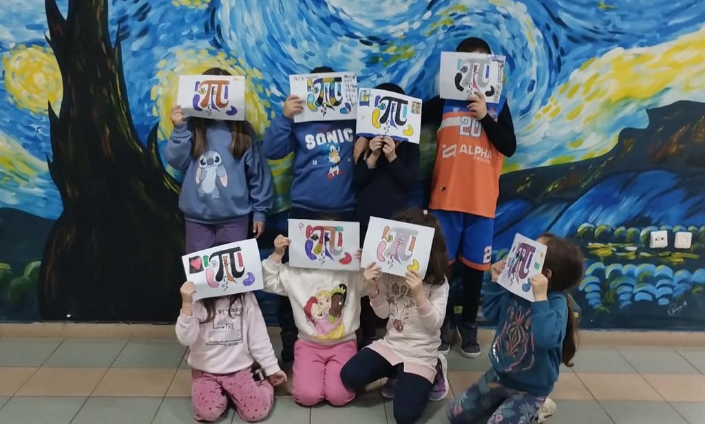 Παιδιά στα ΚΔΑΠ με χειροτεχνίες και ζωγραφιές για την Παγκόσμια Ημέρα «π».