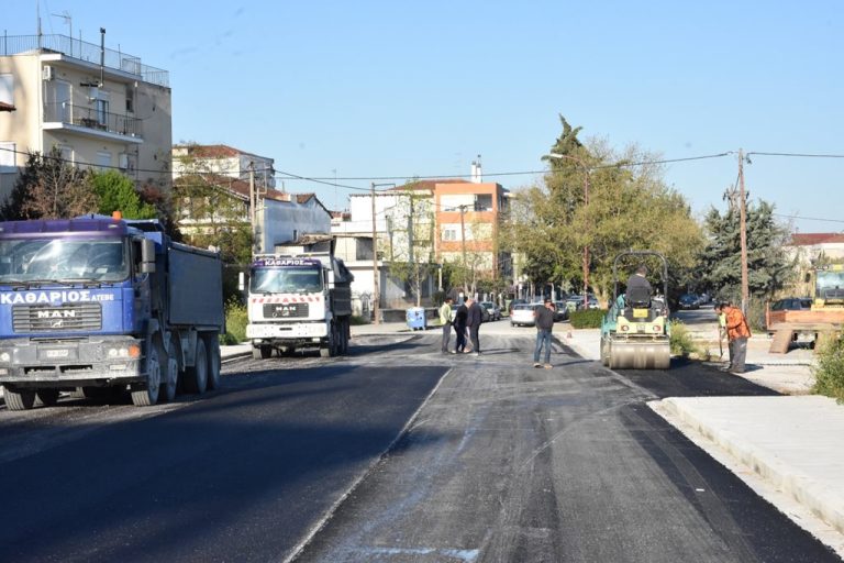 Ασφαλτόστρωση στην οδό Θεοπόμπου