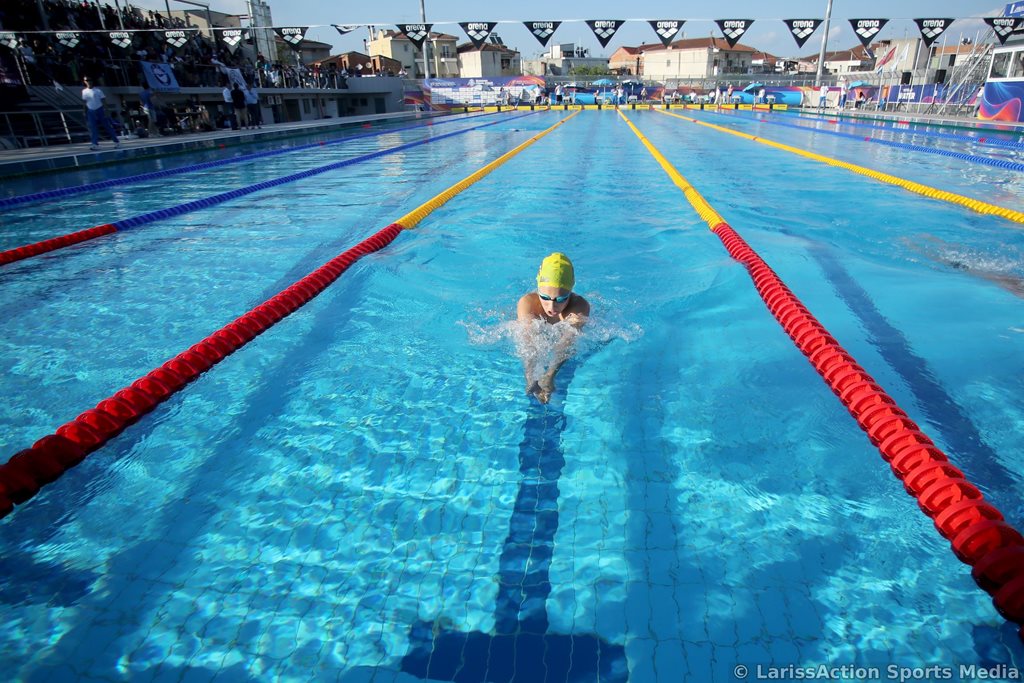 Στιγμιότυπο από τους κολυμβητικούς αγώνες.