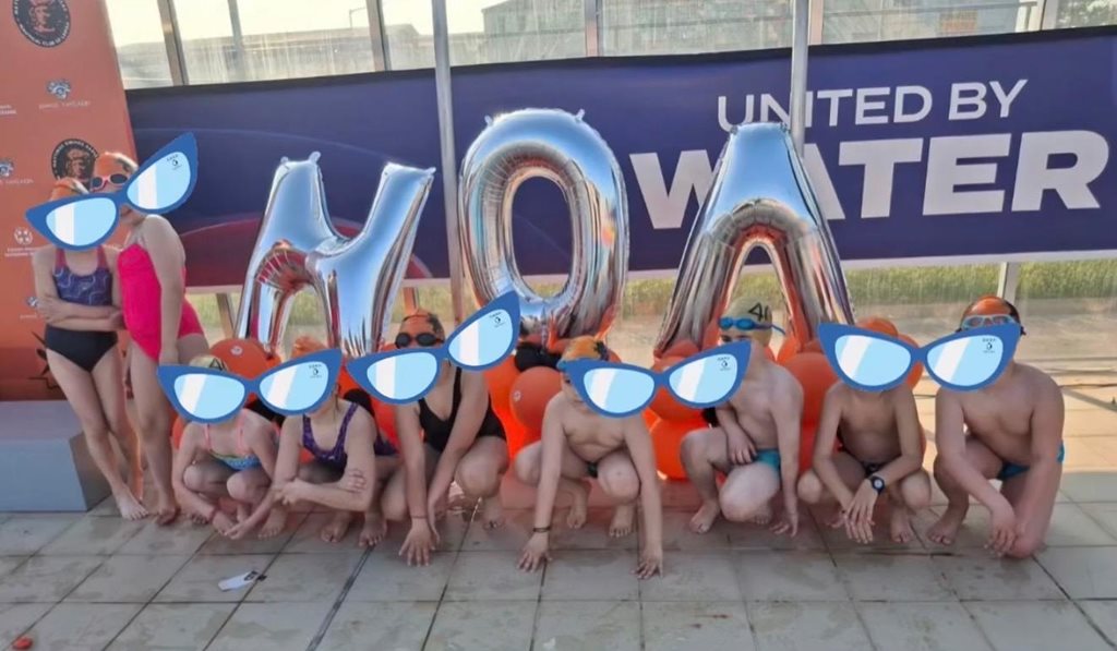 Στιγμιότυπο από τους κολυμβητικούς αγώνες.