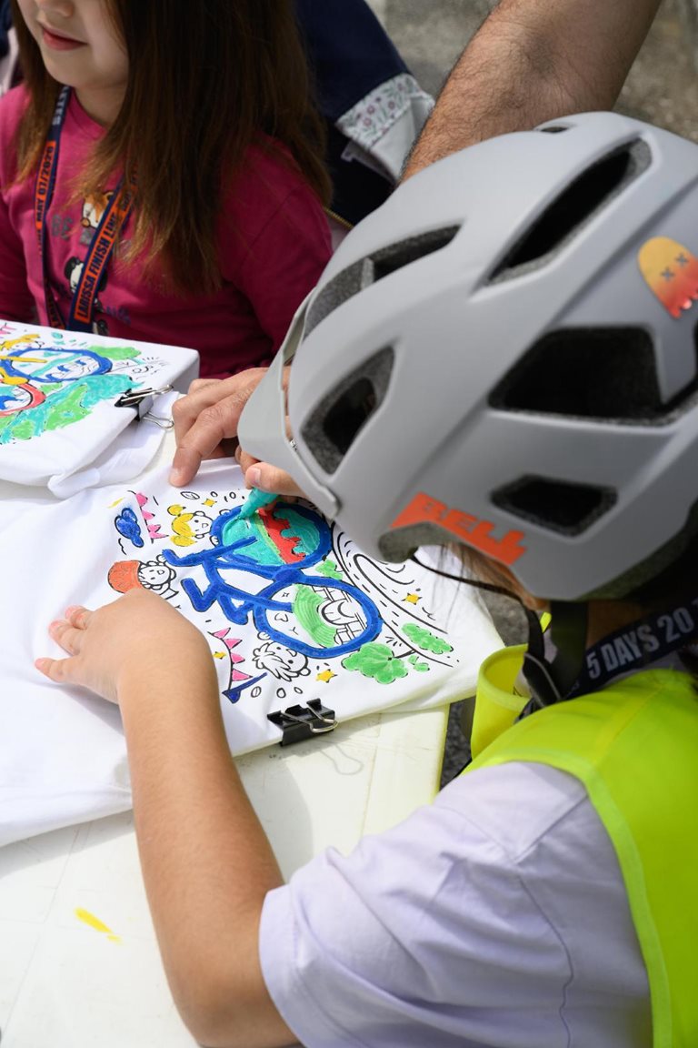 Στιγμιότυπο από την δράση "Οι Καλλιτέχνες του Ποδηλάτου στο Πάρκο Κυκλοφοριακής Αγωγής"