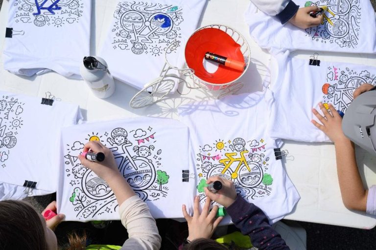 Στιγμιότυπο από την δράση "Οι Καλλιτέχνες του Ποδηλάτου στο Πάρκο Κυκλοφοριακής Αγωγής"