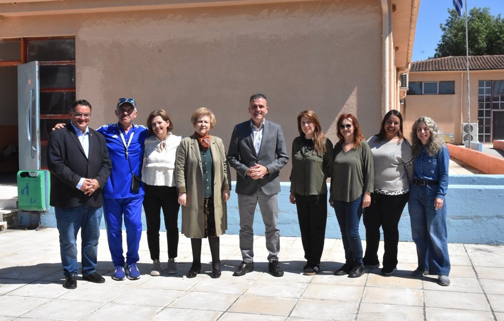 Στιγμιότυπο από την επίσκεψη του δημάρχου σε δομές υγείας και φροντίδας της πόλης