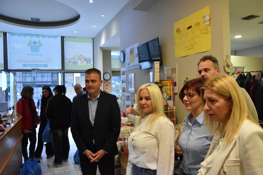 Επίσκεψη στην Παιδιατρική Κλινική του ΓΝΛ