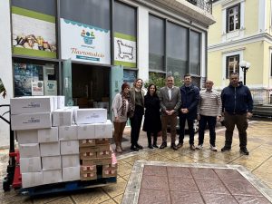 Εκπρόσωποι του Κοινωνικού Παντοπωλείου και του “Fashion City Outlet”