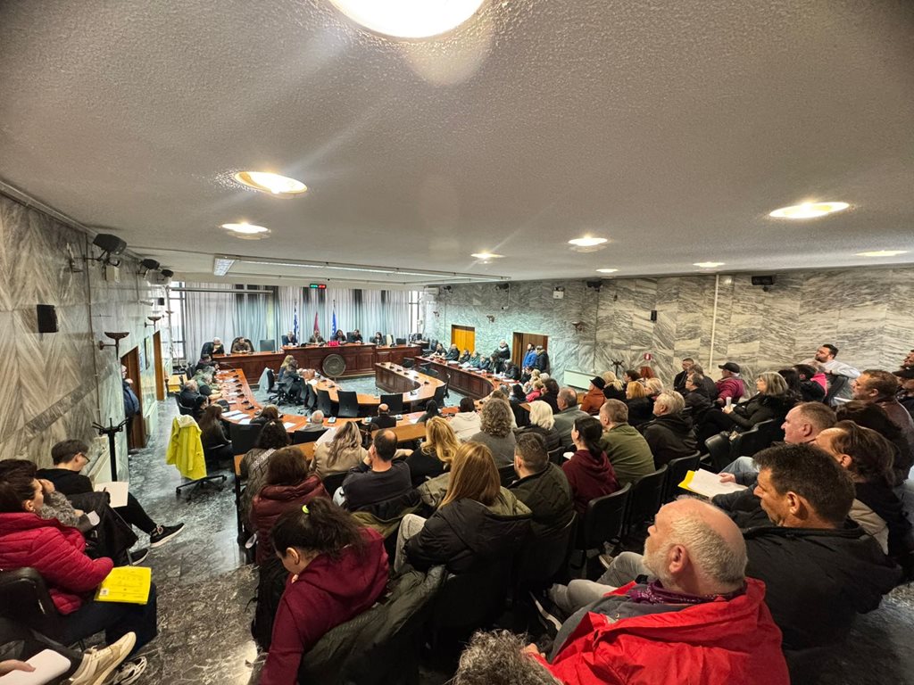 Πανοραμική άποψη της αίθουσας συνεδριάσεων Δημοτικού Συμβουλίου