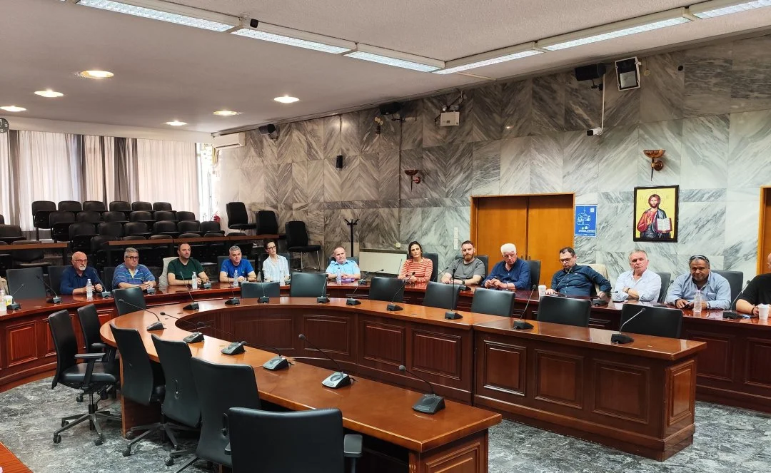 Στιγμιότυπο από τη συνεδρίαση του Τοπικού Επιχειρησιακού-Συντονιστικού Οργάνου της Πολιτικής Προστασίας (ΤΕΣΟΠΠ) του Δήμου Λαρισαίων