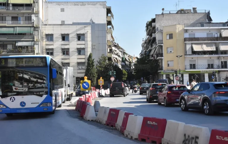 Στιγμιότυπο από τα έργα στη συμβολή Ηρ. Πολυτεχνείου και Φαρσάλων.