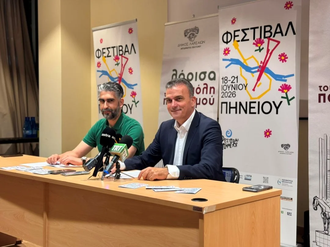 Ο Δήμαρχος Θ. Μαμάκος και δίπλα του ο Αντιδήμαρχος Θ. Ρετσιάνης στην συνέντευξη τύπου