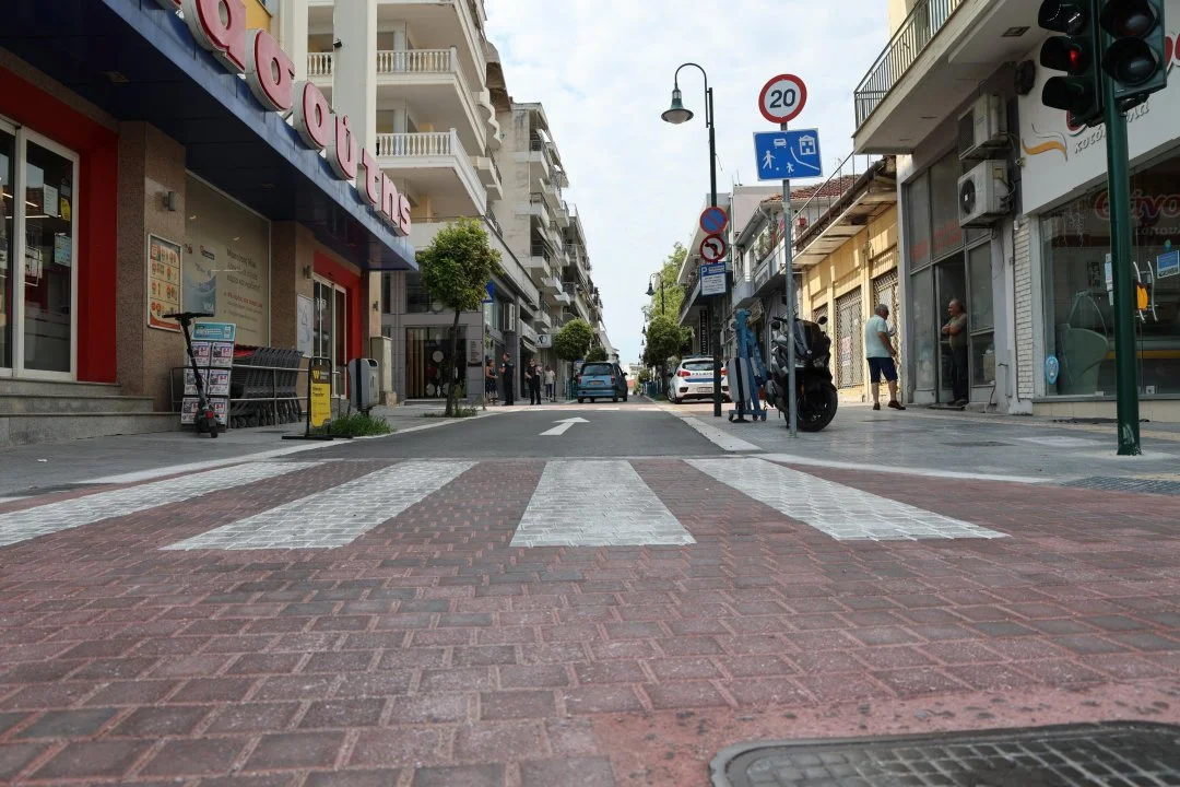 Στιγμιότυπο από την οδό Γεωργιάδου, με τα έργα αναβάθμισης και ανάπλασης της οδού να έχουν ολοκληρωθεί.
