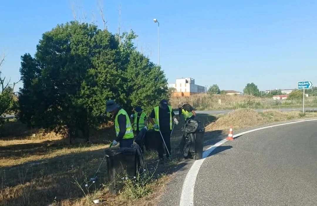 16,5 τόνους σκουπιδιών μάζεψε η Διεύθυνση Καθαριότητας και Ανακύκλωσης – Ολοκληρώθηκε η επιχείρηση-«σκούπα» σε εθνικό-επαρχιακό δίκτυο