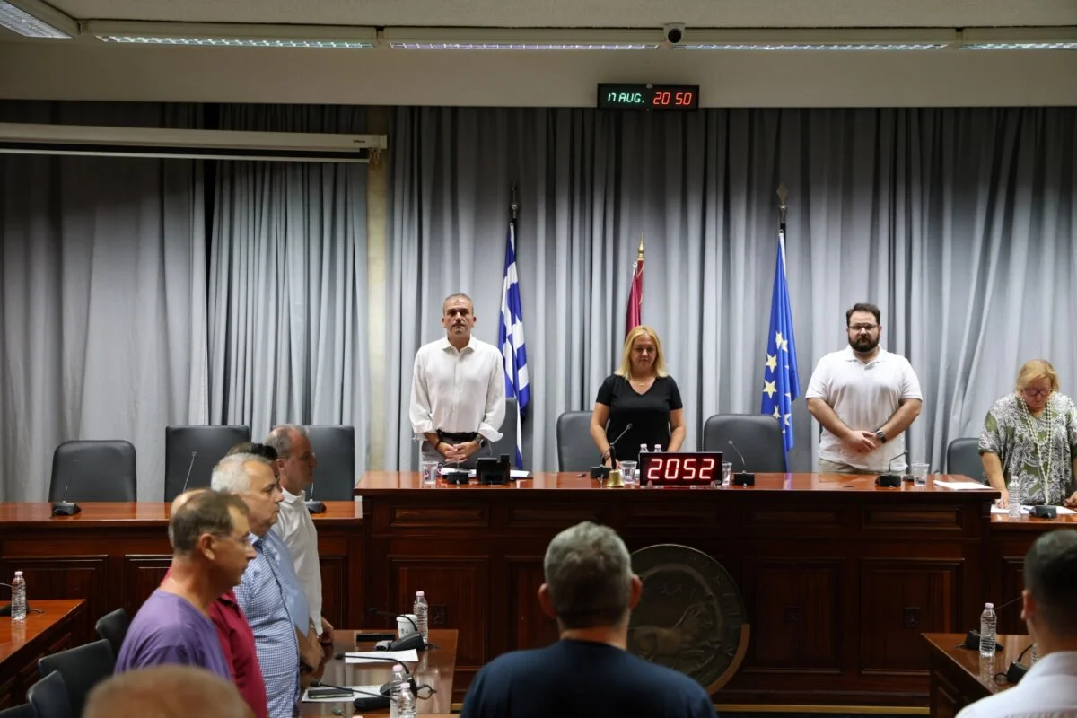 Στιγμιότυπο από τη συνεδρίαση του Δημοτικού Συμβουλίου Λαρισαίων την 17/8/2026