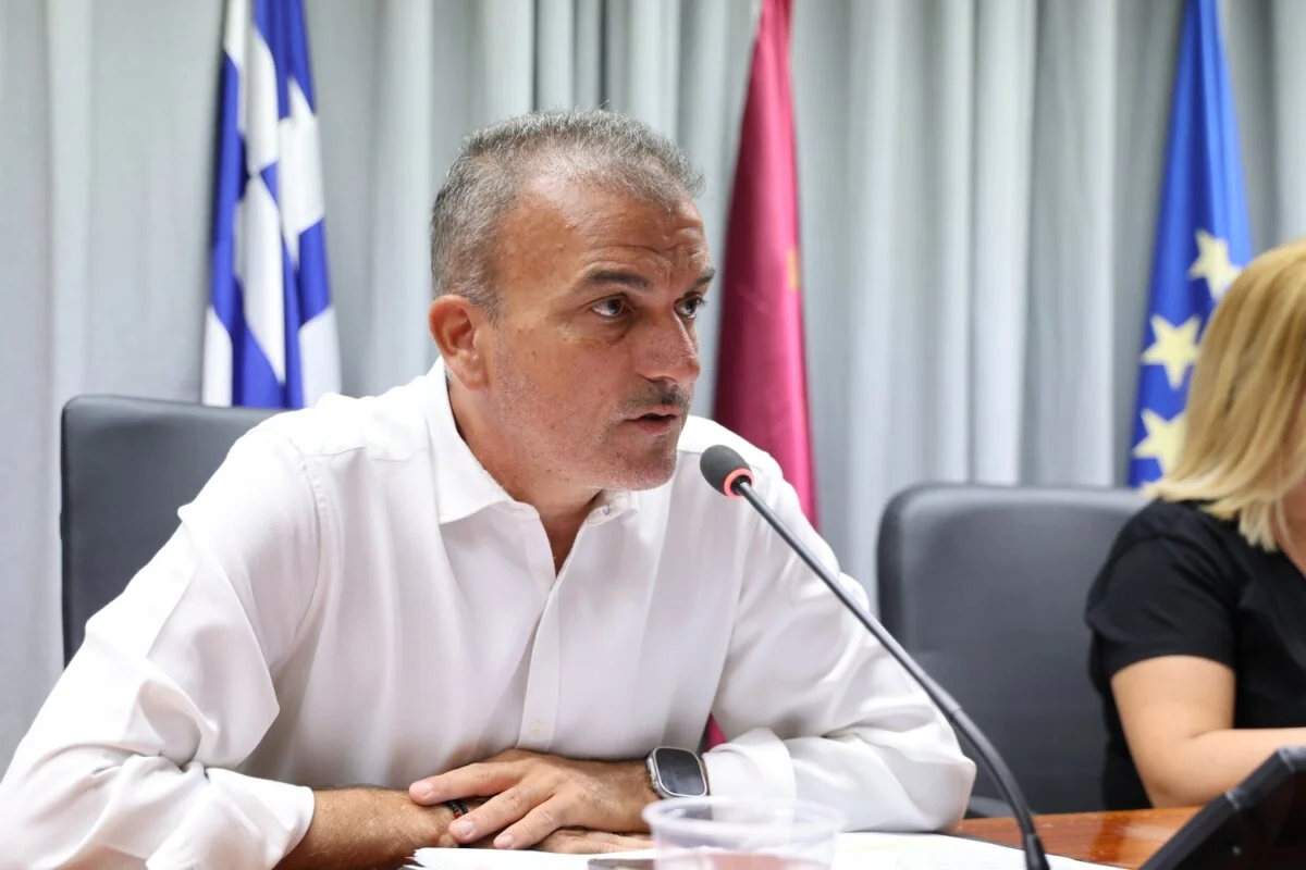 Στιγμιότυπο από τη συνεδρίαση του Δημοτικού Συμβουλίου Λαρισαίων την 17/8/2026