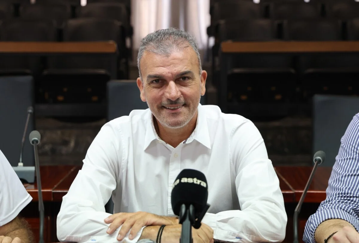 Στιγμιότυπο από την συνέντευξη τύπου για το 25ο Πανελλήνιο Φιλανθρωπικό Τουρνουά Παλαιμάχων.
