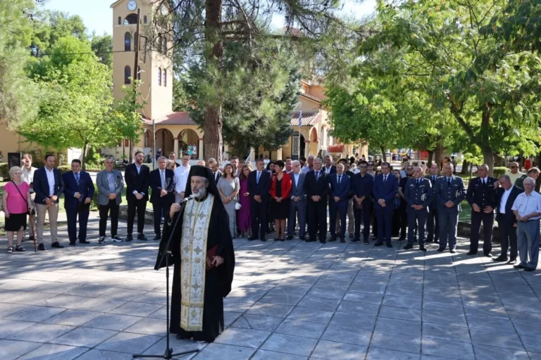 Στιγμιότυπο από τις επετειακές εκδηλώσεις «Ελευθέρια 2026» για τα 145 χρόνια από την απελευθέρωση της Λάρισας από τον τουρκικό ζυγό (1881).
