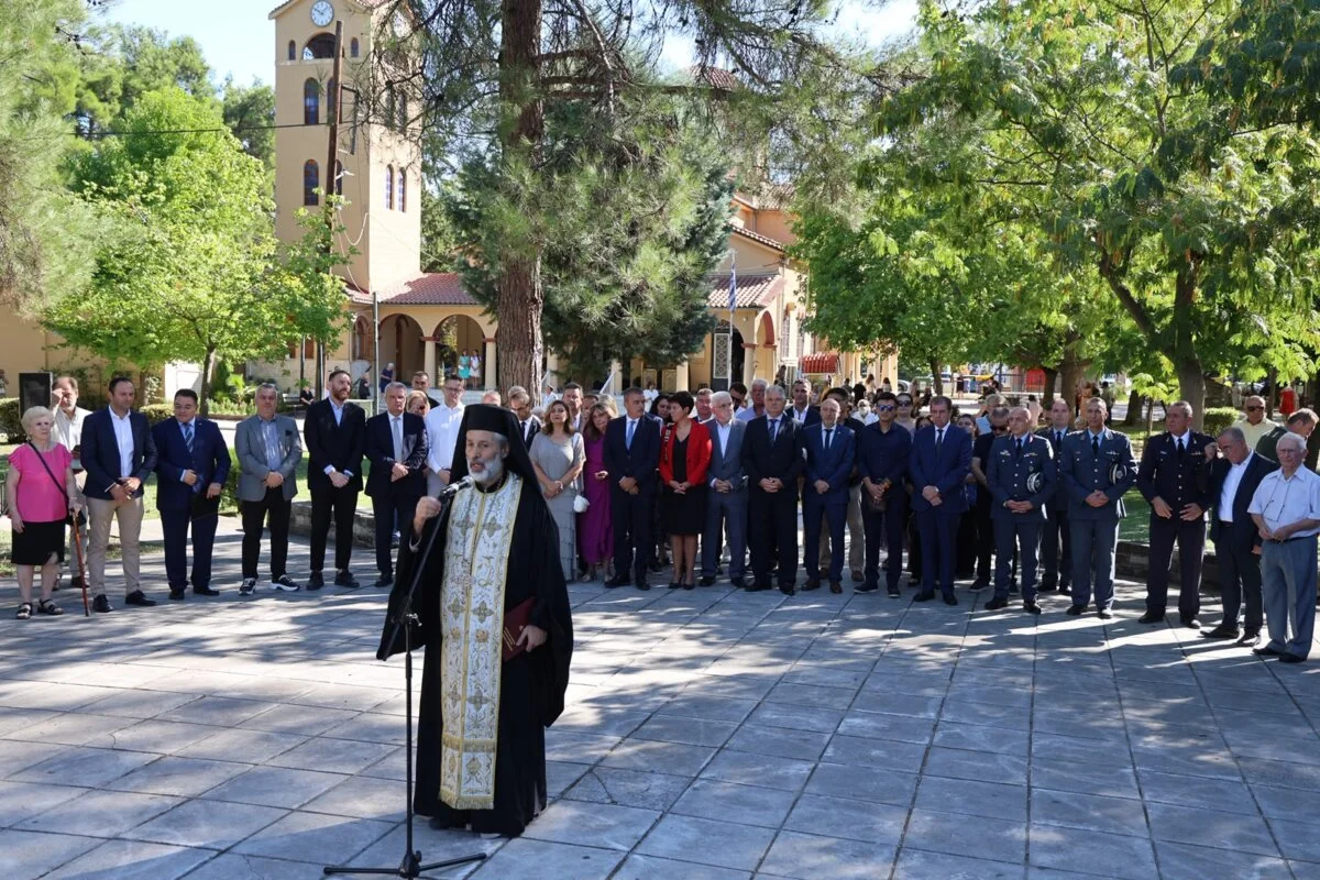 Στιγμιότυπο από τις επετειακές εκδηλώσεις «Ελευθέρια 2026» για τα 145 χρόνια από την απελευθέρωση της Λάρισας από τον τουρκικό ζυγό (1881).
