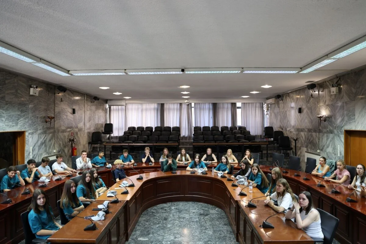 Η επίσκεψη στο Δημαρχείο των Βέλγων μαθητών στο πλαίσιο του Ευρωπαϊκού προγράμματος Erasmus+