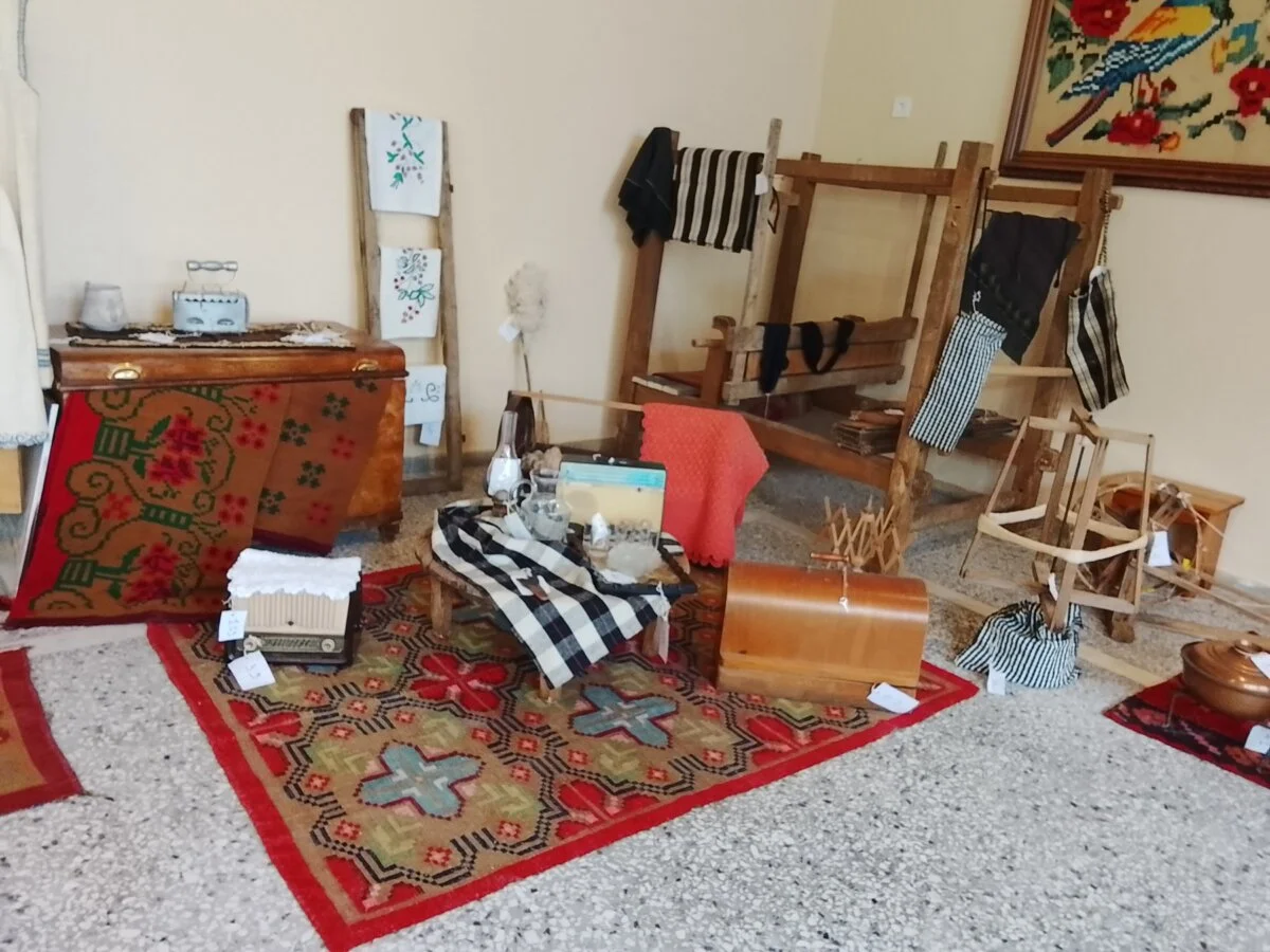 Στιγμιότυπο από την λαογραφική συλλογή Λουτρού.