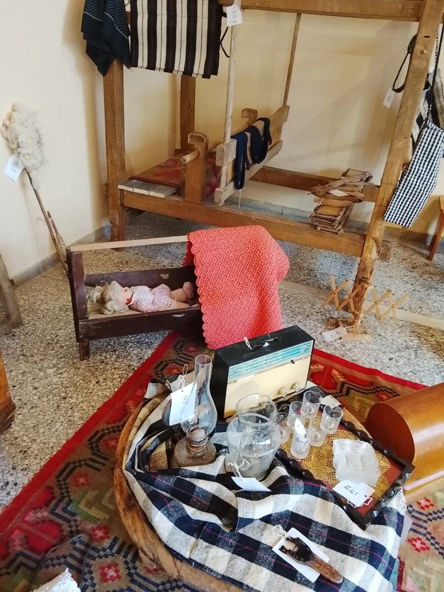 Στιγμιότυπο από την λαογραφική συλλογή Λουτρού.