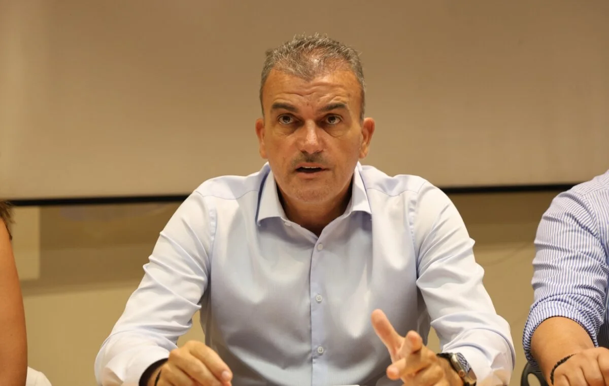 Στιγμιότυπο από την ενημερωτική συνάντηση-σύσκεψη εργασίας για τον ιό του Δυτικού Νείλου στον Μύλο του Παππά.