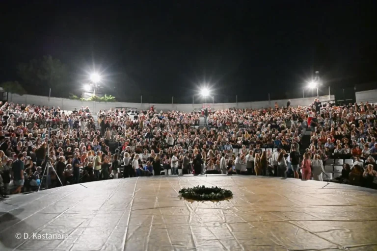 Στιγμιότυπο από το κλείσιμο της περιοδείας της παράστασης «Ματωμένος Γάμος» από το Θεσσαλικό Θέατρο.