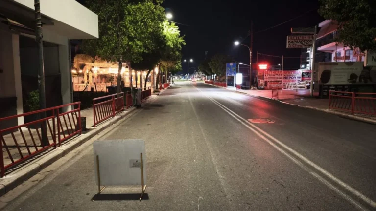 Εργασίες για την υλοποίηση κυκλοφοριακών παρεμβάσεων στην οδό Βόλου με τοποθέτηση κιγκλιδωμάτων.