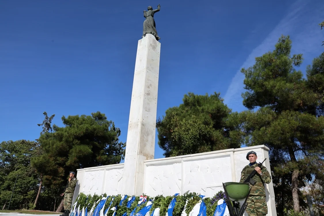 Στιγμιότυπο από τις εκδηλώσεις για την 82η επέτειο απελευθέρωσης της Λάρισας από τη γερμανική κατοχή.