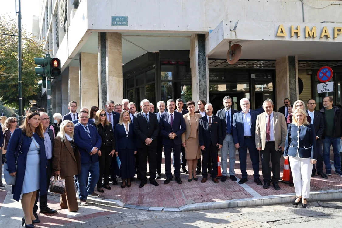 Στιγμιότυπο από τις εκδηλώσεις για την 82η επέτειο απελευθέρωσης της Λάρισας από τη γερμανική κατοχή.