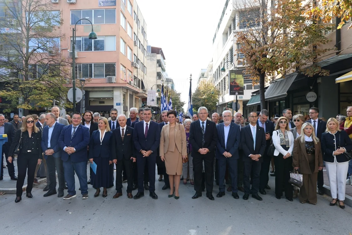 Στιγμιότυπο από τις εκδηλώσεις για την 82η επέτειο απελευθέρωσης της Λάρισας από τη γερμανική κατοχή.