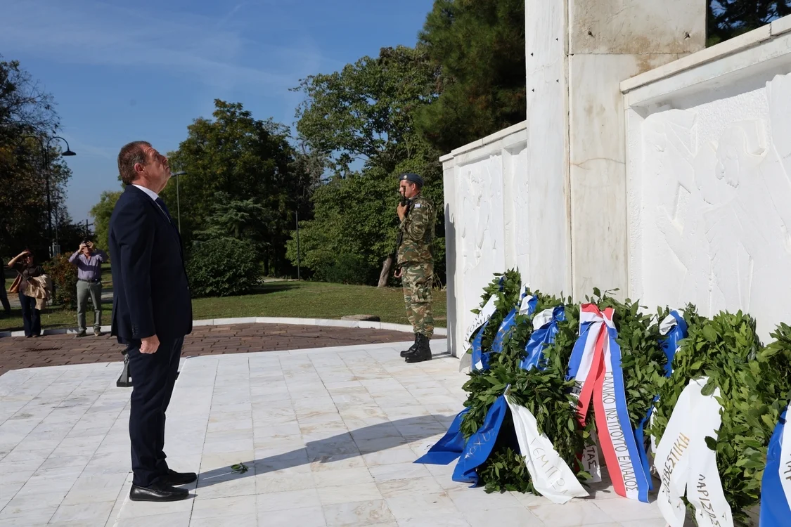 Στιγμιότυπο από τις εκδηλώσεις για την 82η επέτειο απελευθέρωσης της Λάρισας από τη γερμανική κατοχή.