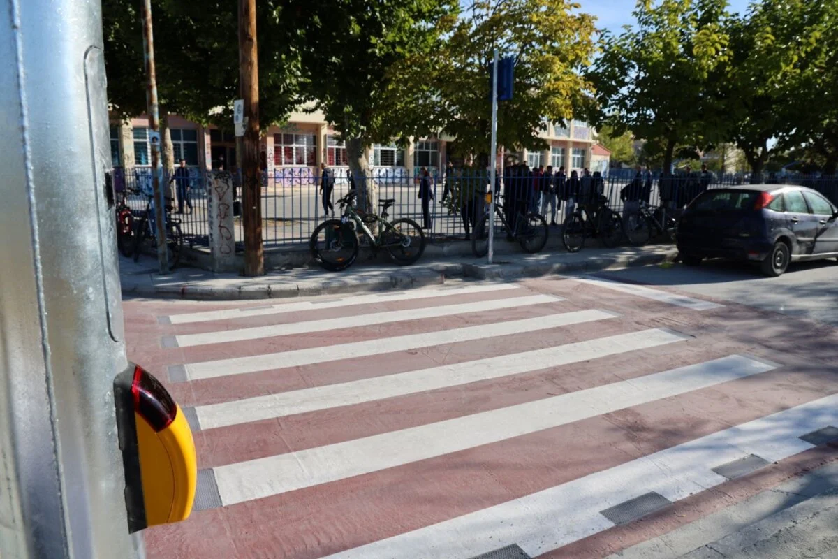 Νέα εποχή για την ασφαλή μετακίνηση των πεζών – «Έξυπνες» διαβάσεις σε 25 σημεία-κλειδιά γύρω από σχολικά συγκροτήματα της πόλης 14 Έξυπνη διάβαση - 7ο Γυμνάσιο - 13ο Λύκειο - 4ο ΕΠΑΛ