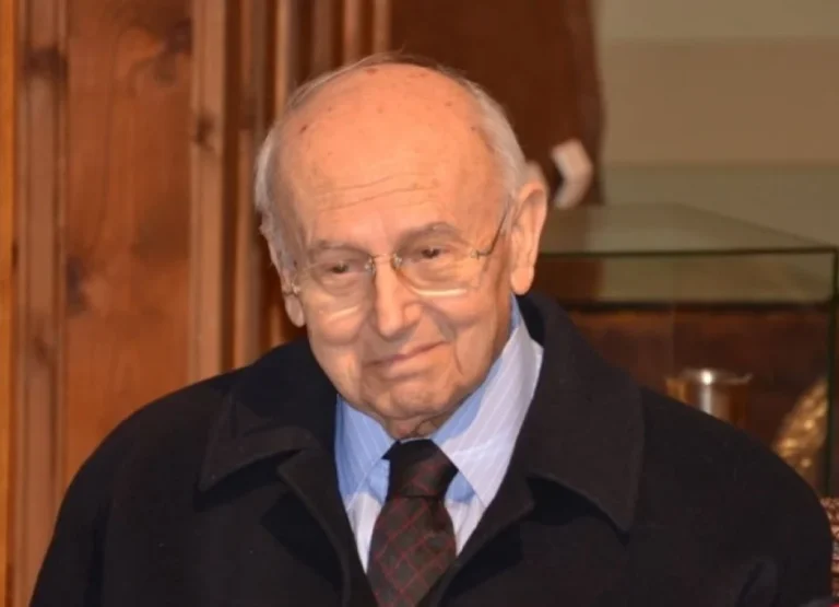 Ο Κωνσταντίνος Ρουσμένης